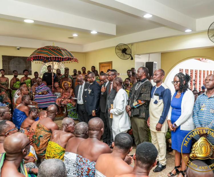 KsTU Management Pays Homage to Otumfuo Osei Tutu II During 6th Awukudae Festival