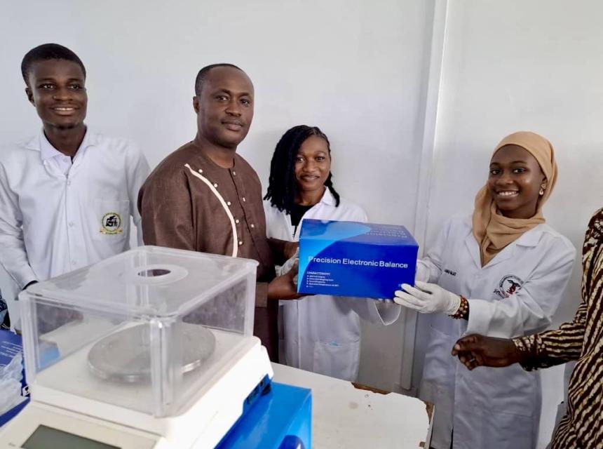 Faculty of Health Sciences Retools its Pharmaceutical Laboratory 