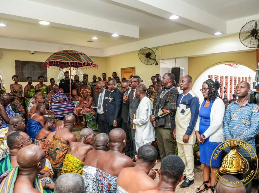 KsTU Management Pays Homage to Otumfuo Osei Tutu II During 6th Awukudae Festival